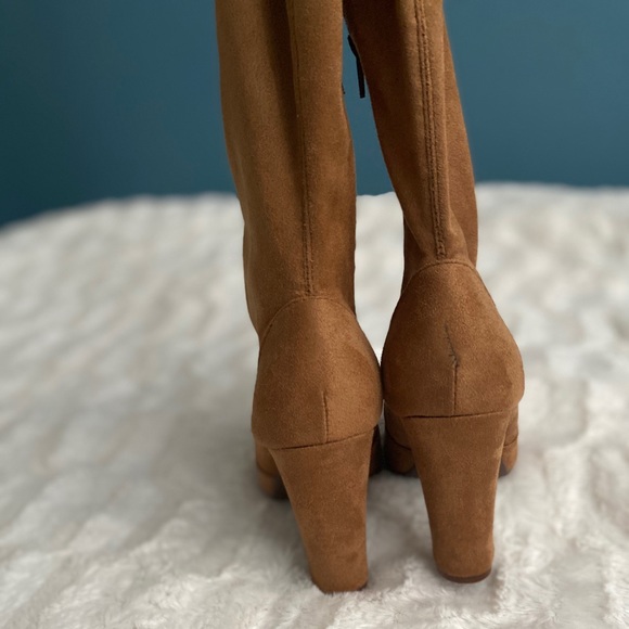 Over the knee boots - Picture 3 of 6